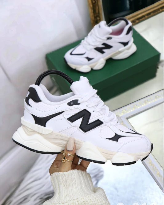 New Balance YE4 Dama